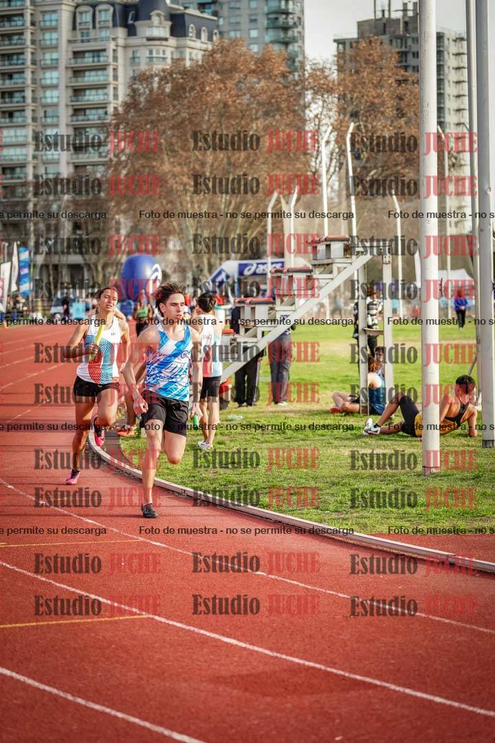 Fotos de las Postas 8x300 m mixta