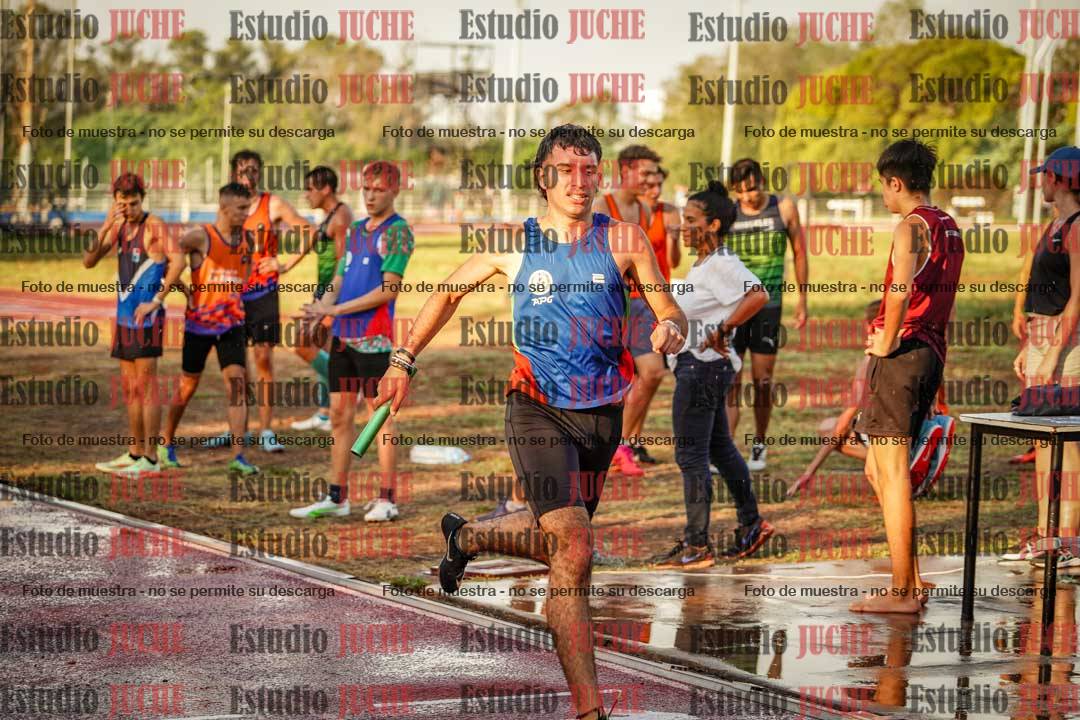 Fotos de las Postas 4x400 m de varones