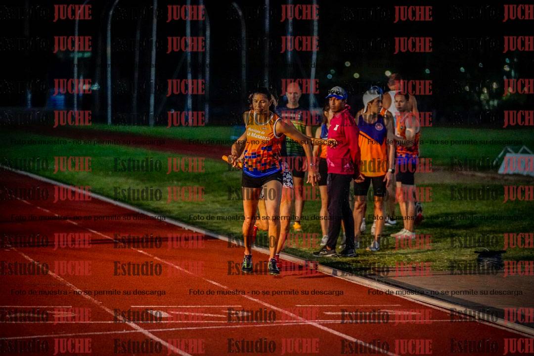 Fotos de las postas 4x400 m mixtas