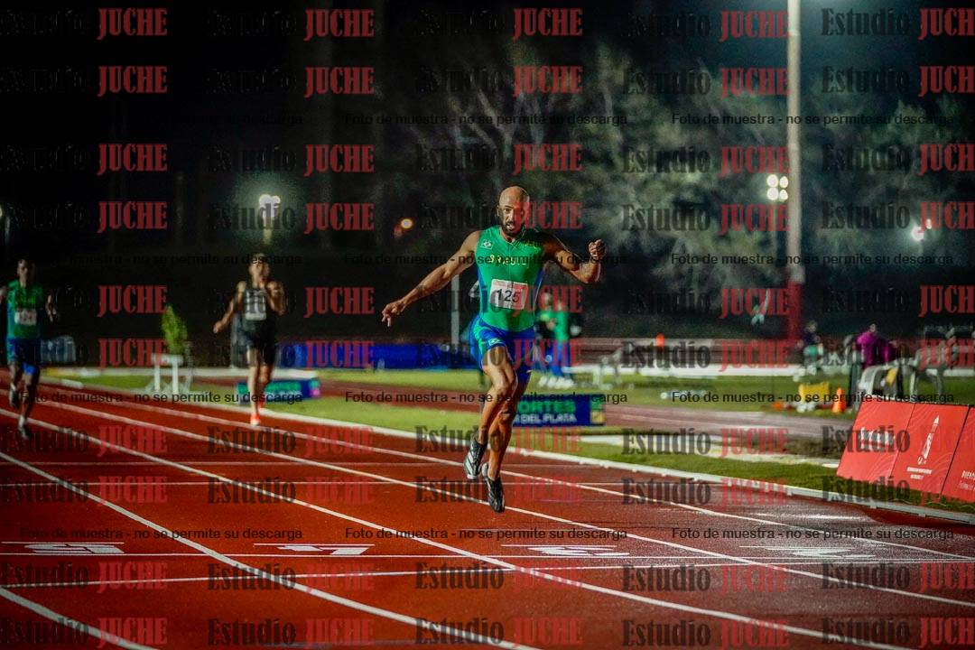 Fotos de los 400 m llanos de varones - deca 5 - serie 2