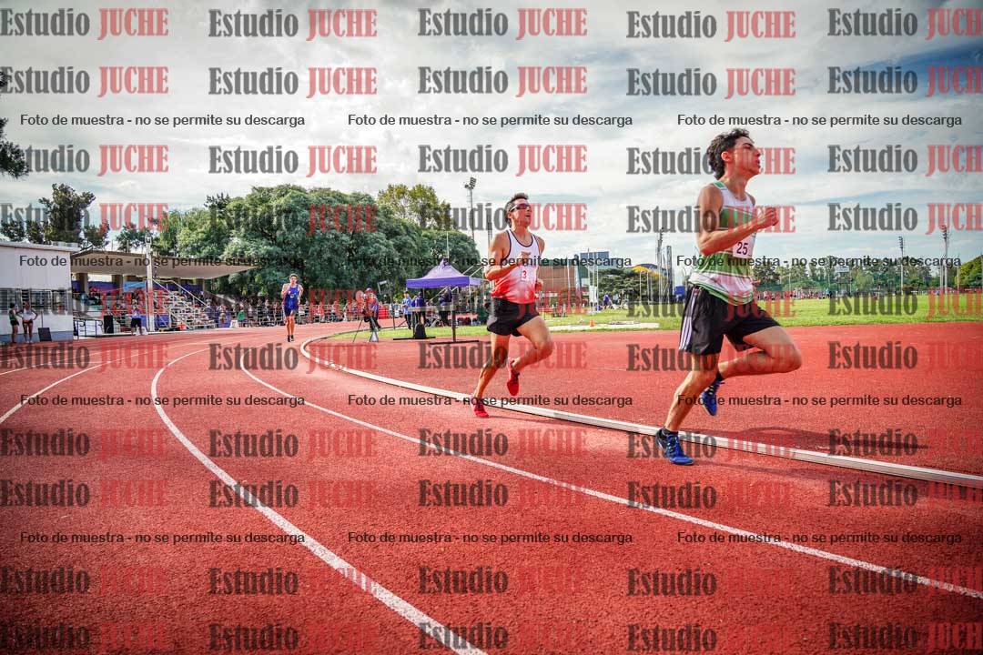 Fotos de los 800 m llanos de varones
