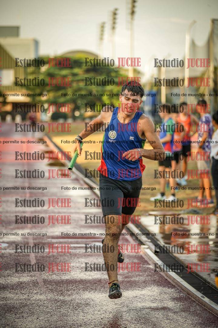 Fotos de las Postas 4x400 m de varones