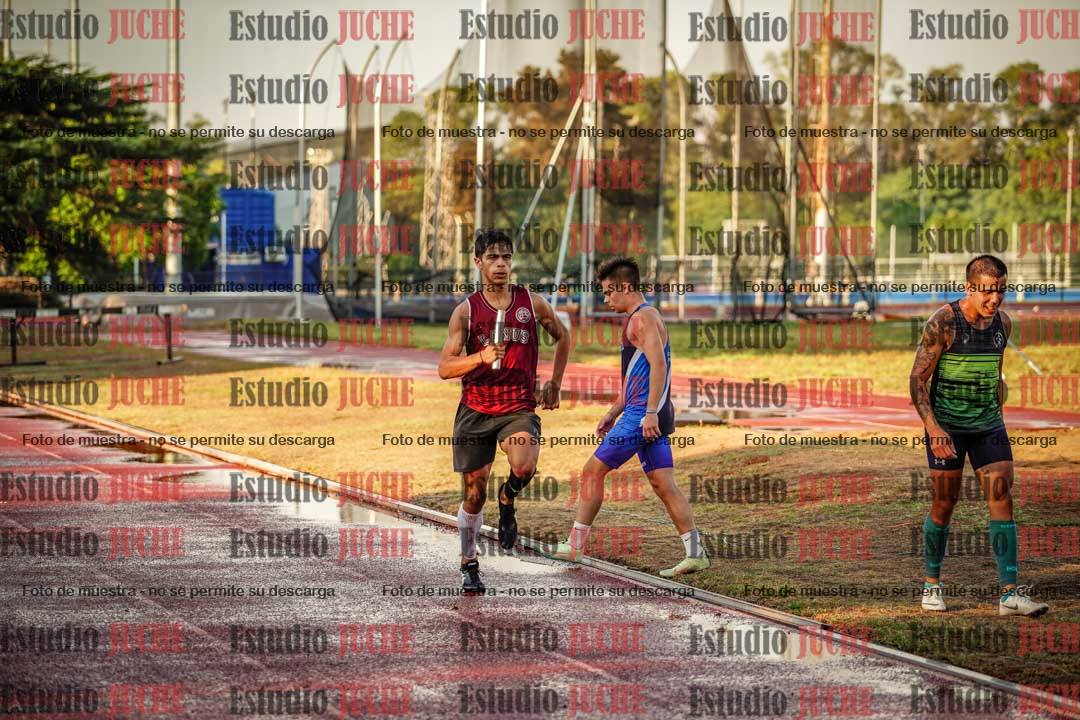 Fotos de las Postas 4x400 m de varones
