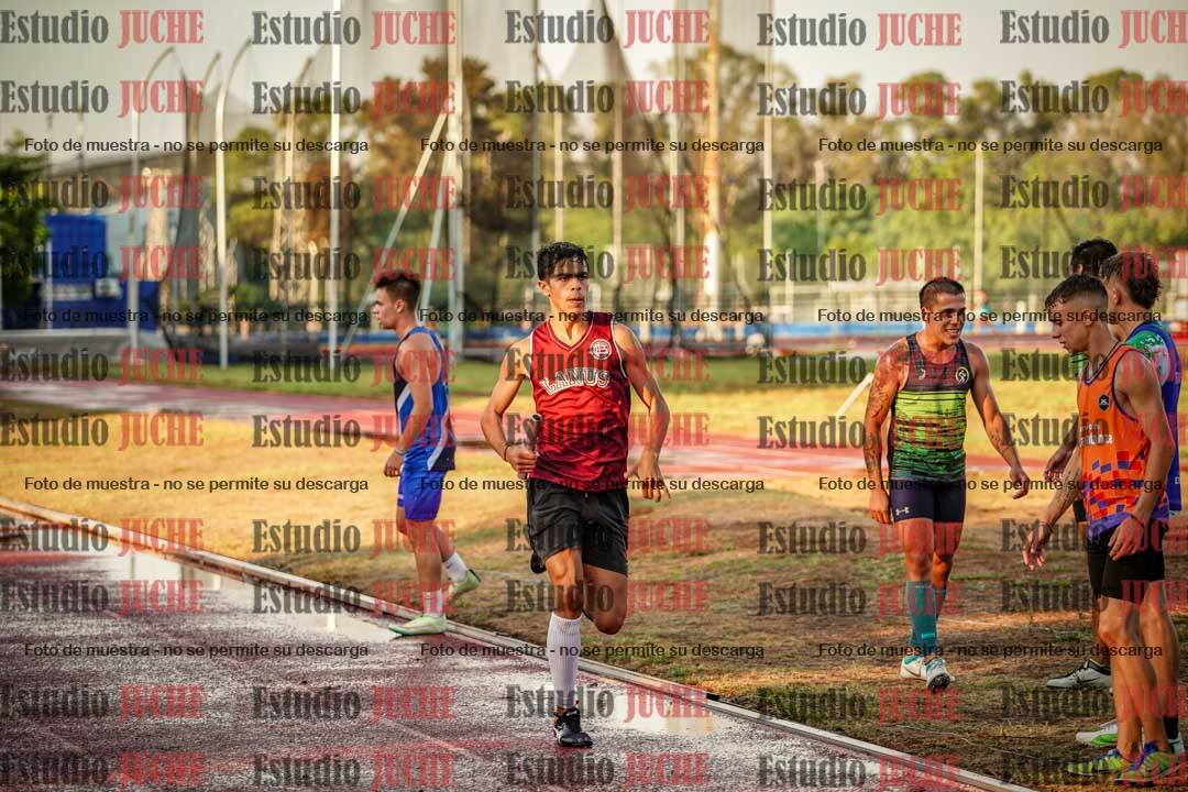 Fotos de las Postas 4x400 m de varones
