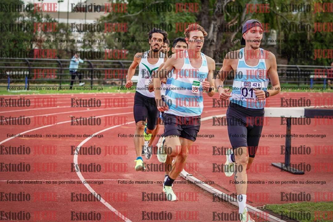 Fotos de los 3000 m llanos de varones
