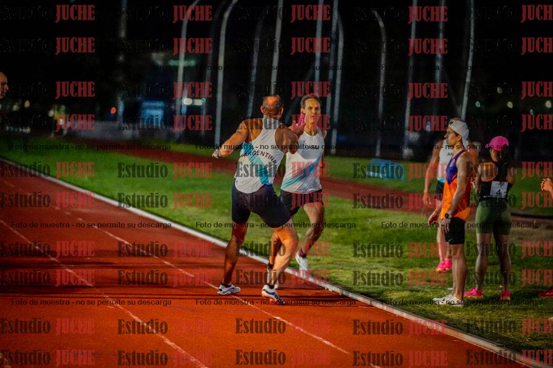 Fotos de las postas 4x400 m mixtas