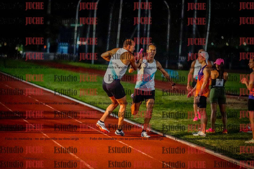 Fotos de las postas 4x400 m mixtas