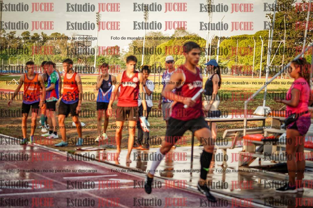 Fotos de las Postas 4x400 m de varones