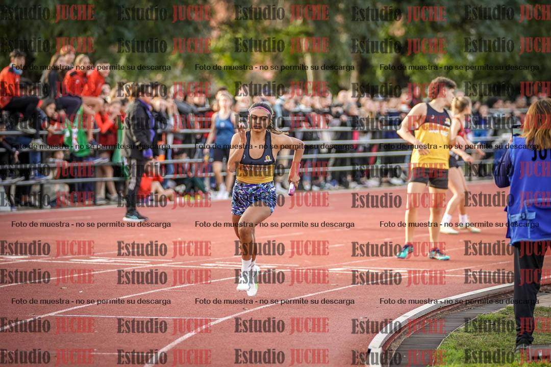 Fotos de las Postas 8x300 m mixta