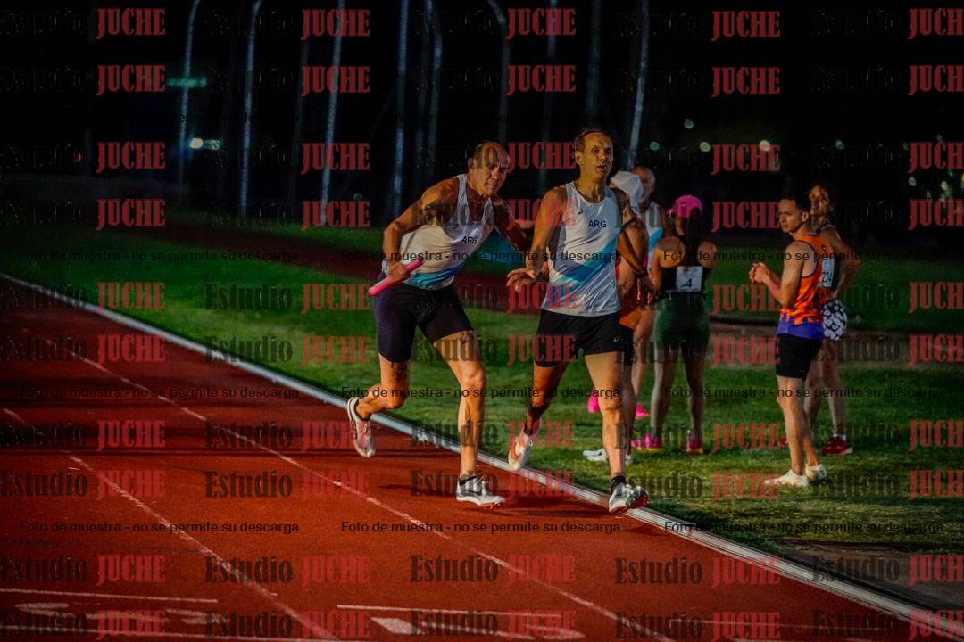 Fotos de las postas 4x400 m mixtas