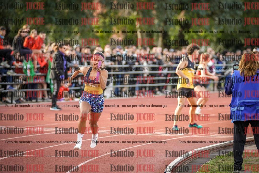 Fotos de las Postas 8x300 m mixta