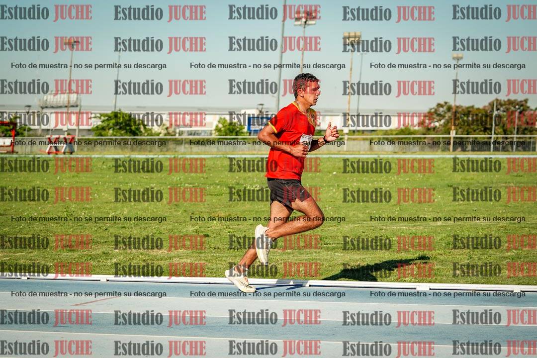 Fotos de los 3000 m llanos de varones