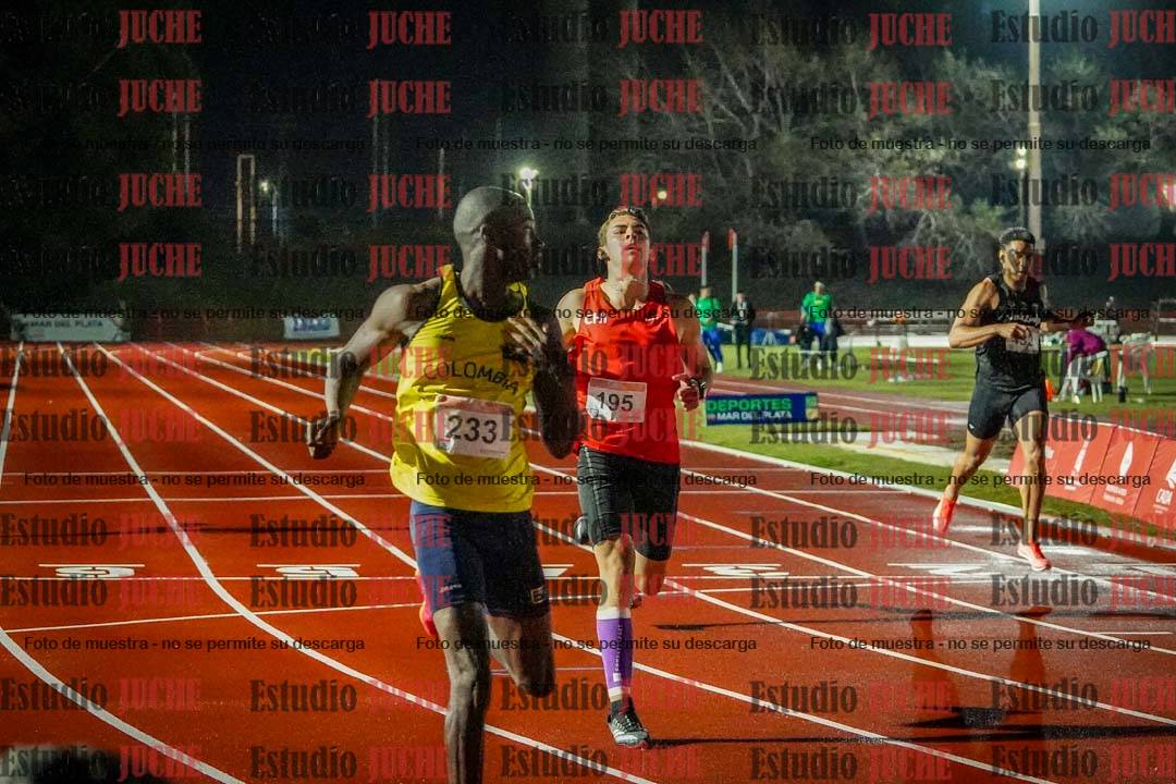 Fotos de los 400 m llanos de varones - deca 5 - serie 2