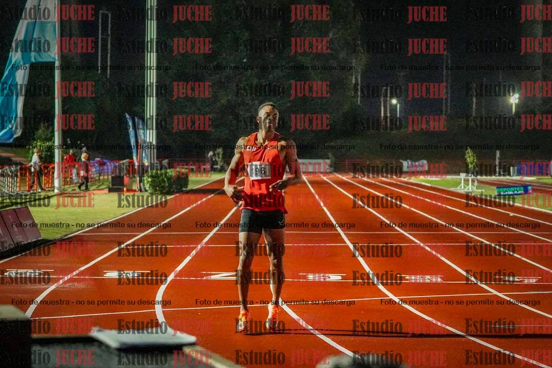 Fotos de los 400 m llanos de varones - deca 5 - serie 2