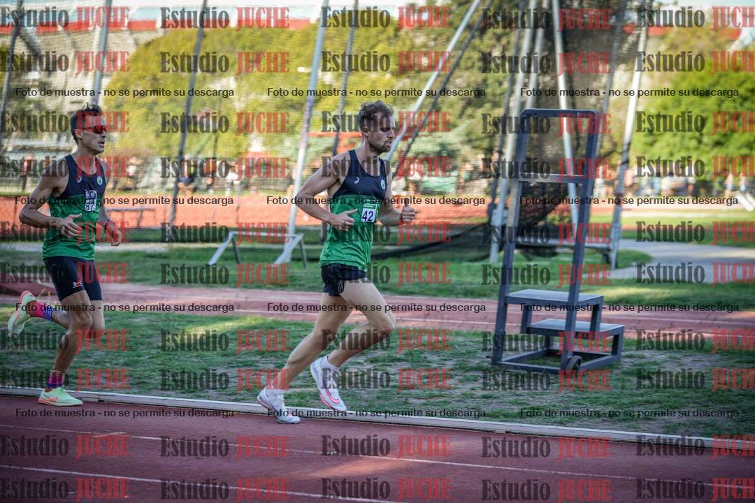Fotos de los 3000 m llanos de varones