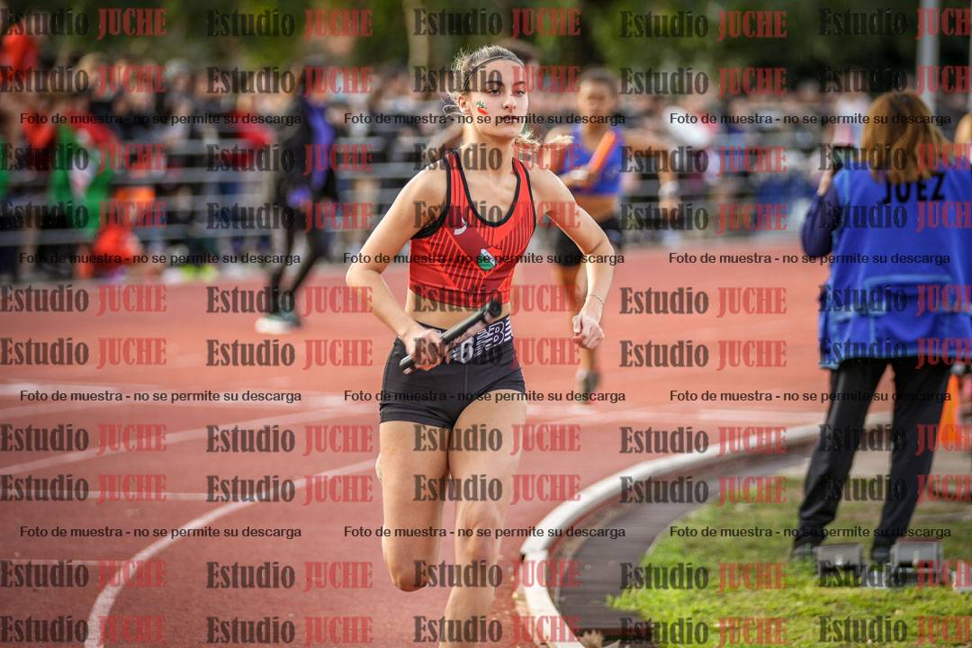 Fotos de las Postas 8x300 m mixta