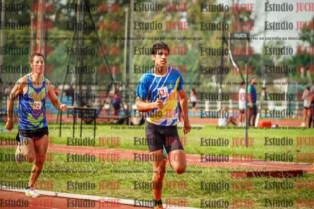 Fotos de los 800 m llanos de varones