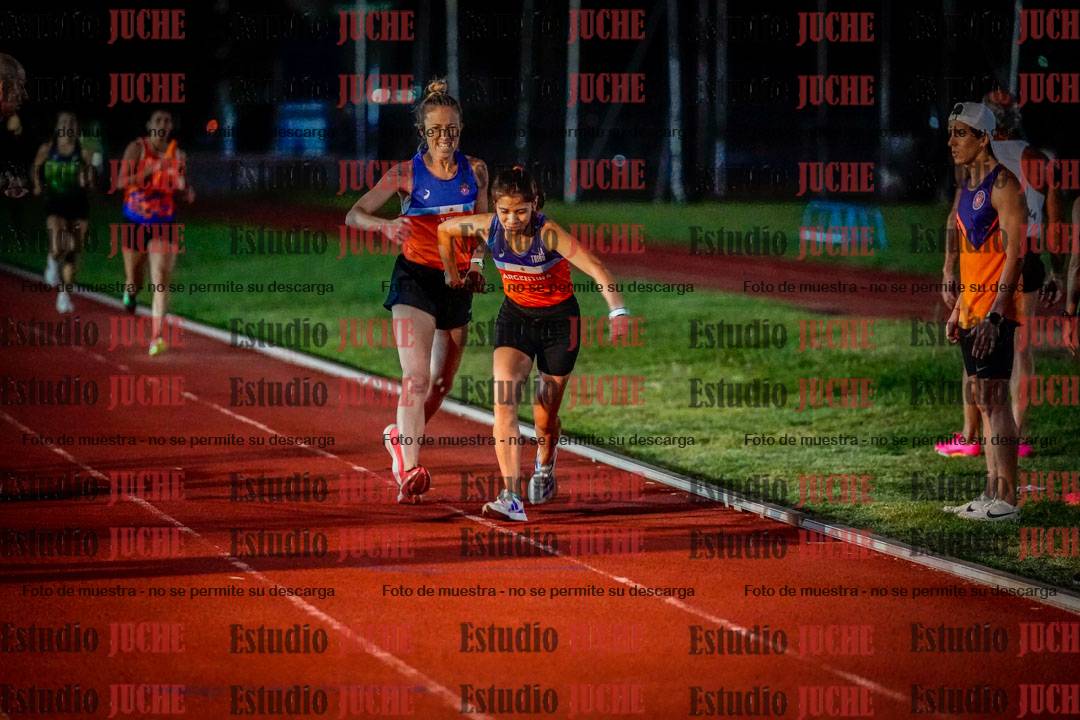 Fotos de las postas 4x400 m mixtas