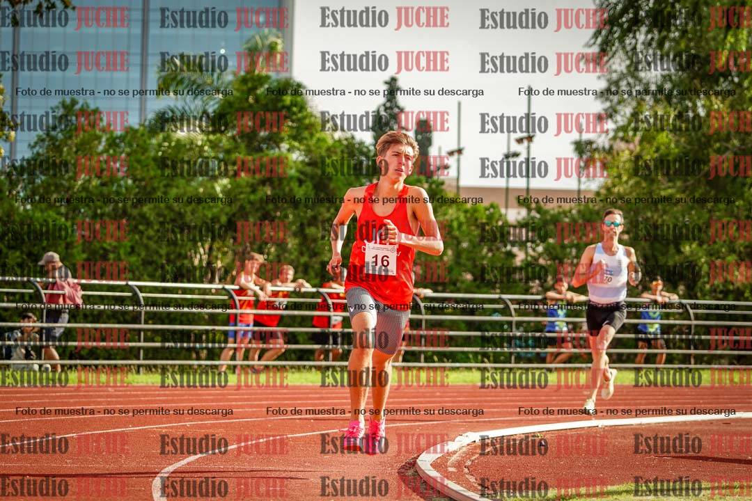 Fotos de los 3000 m llanos de varones