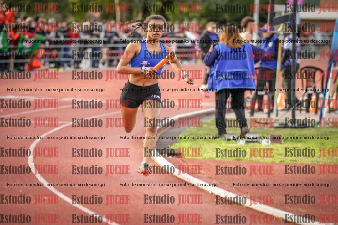 Fotos de las Postas 8x300 m mixta