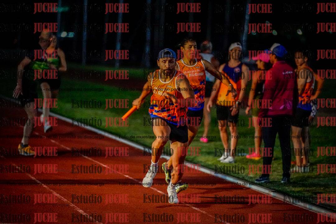 Fotos de las postas 4x400 m mixtas