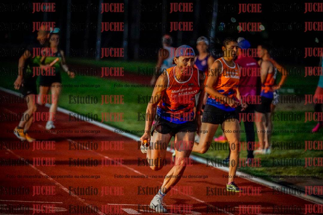 Fotos de las postas 4x400 m mixtas