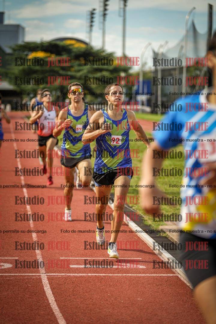 Fotos de los 800 m llanos de varones