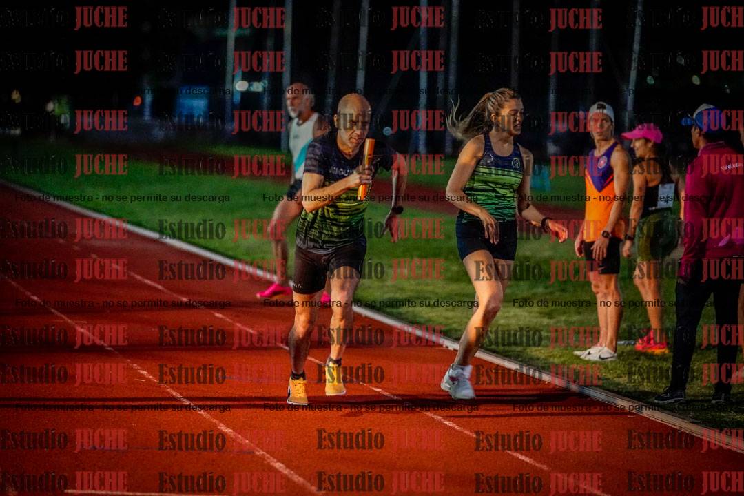 Fotos de las postas 4x400 m mixtas