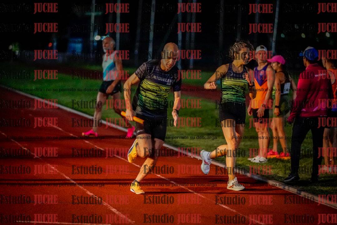 Fotos de las postas 4x400 m mixtas