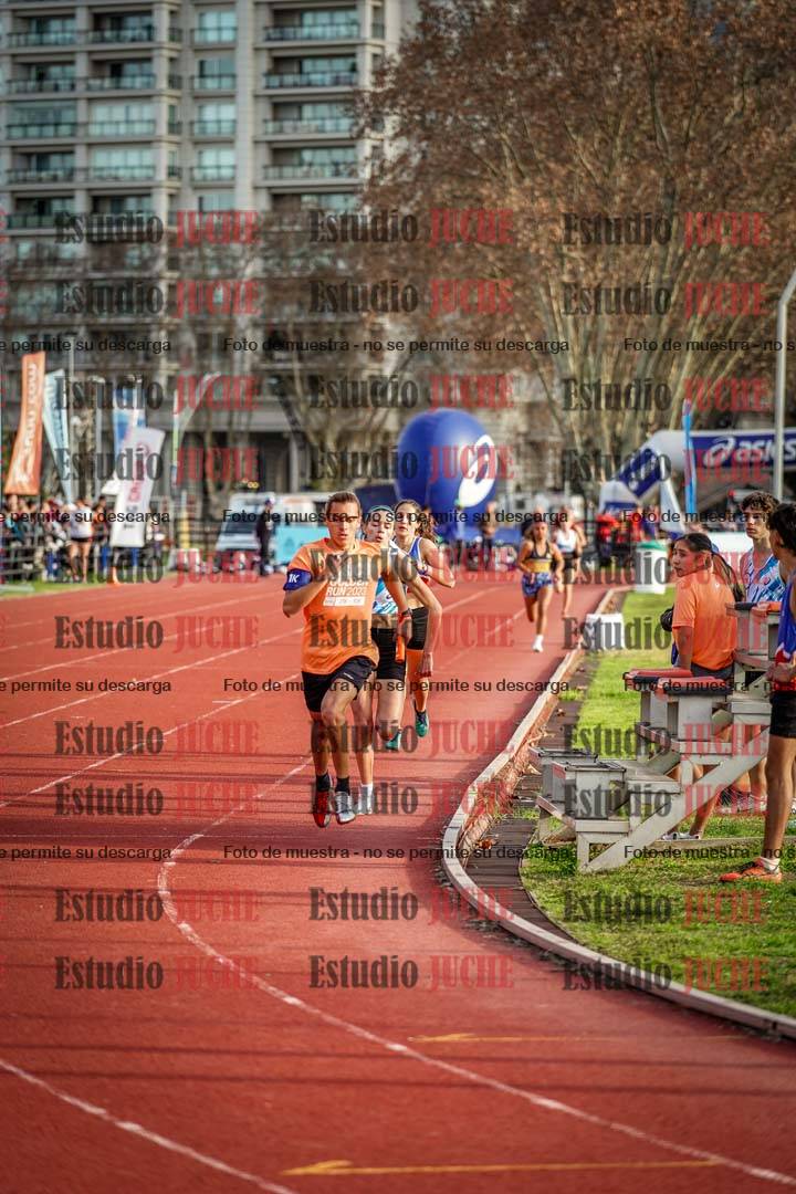 Fotos de las Postas 8x300 m mixta