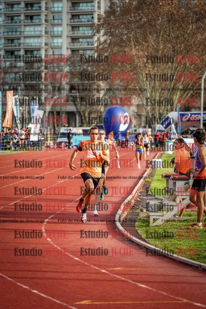 Fotos de las Postas 8x300 m mixta