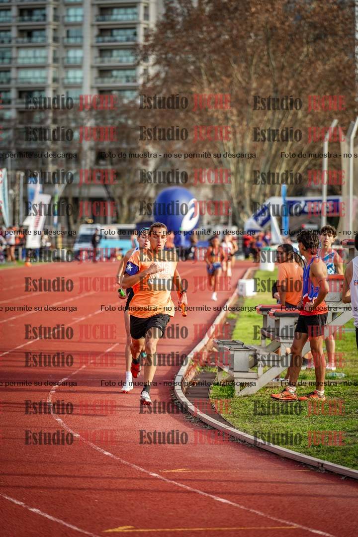 Fotos de las Postas 8x300 m mixta
