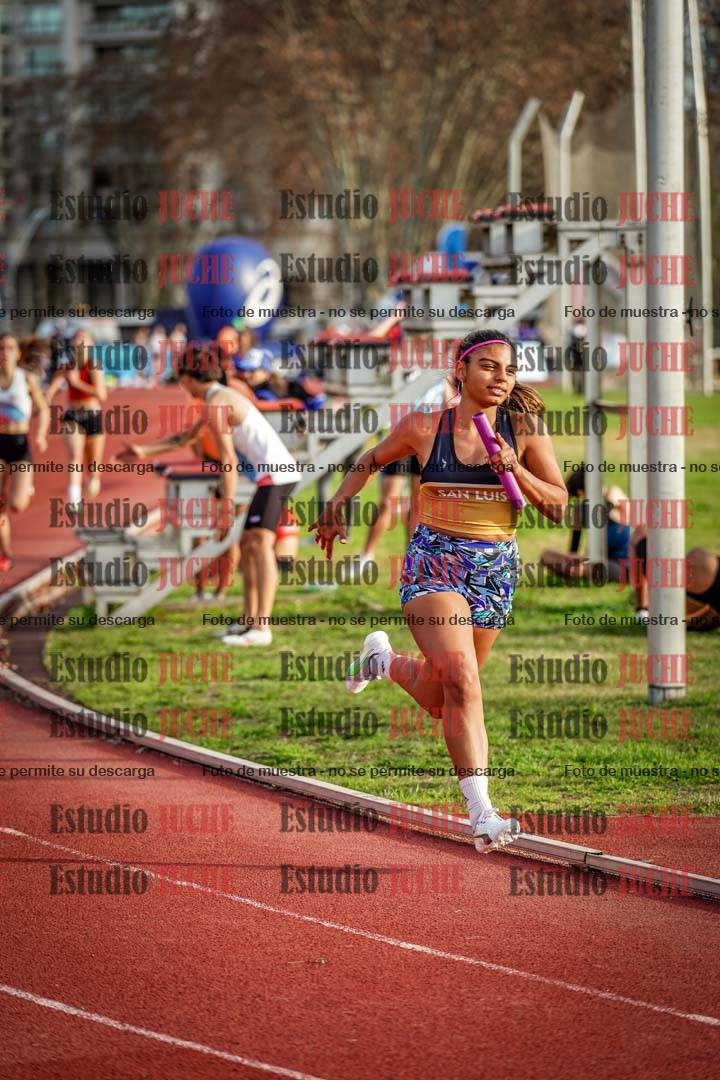 Fotos de las Postas 8x300 m mixta