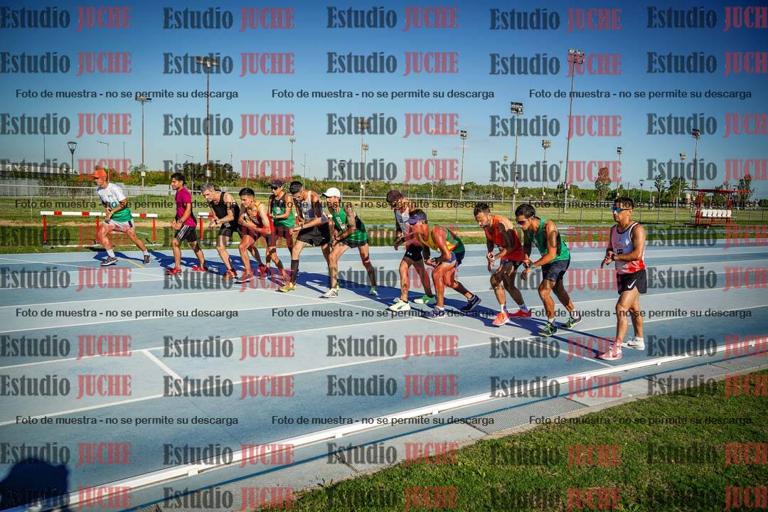 Fotos de los 3000 m llanos de varones