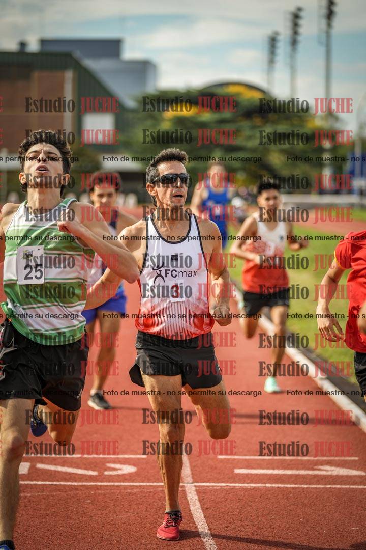 Fotos de los 800 m llanos de varones