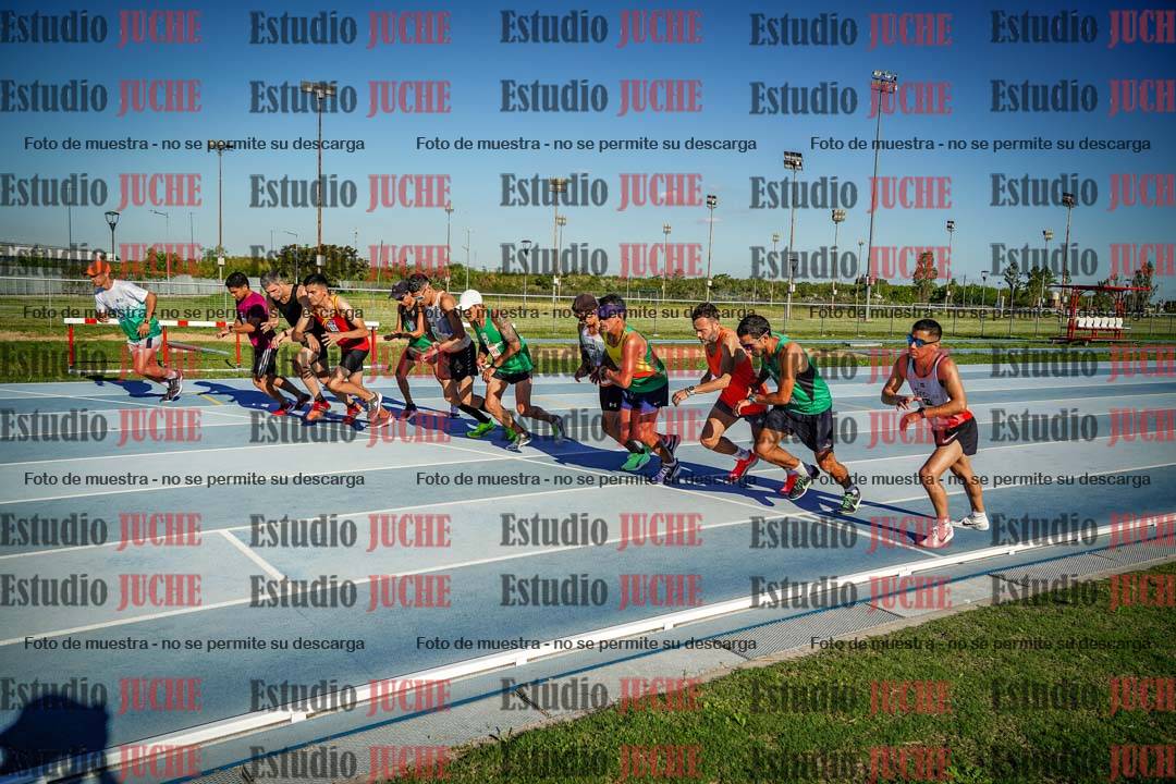 Fotos de los 3000 m llanos de varones