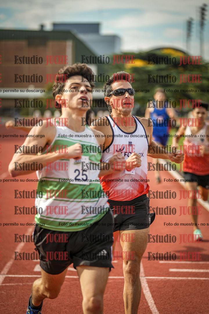 Fotos de los 800 m llanos de varones