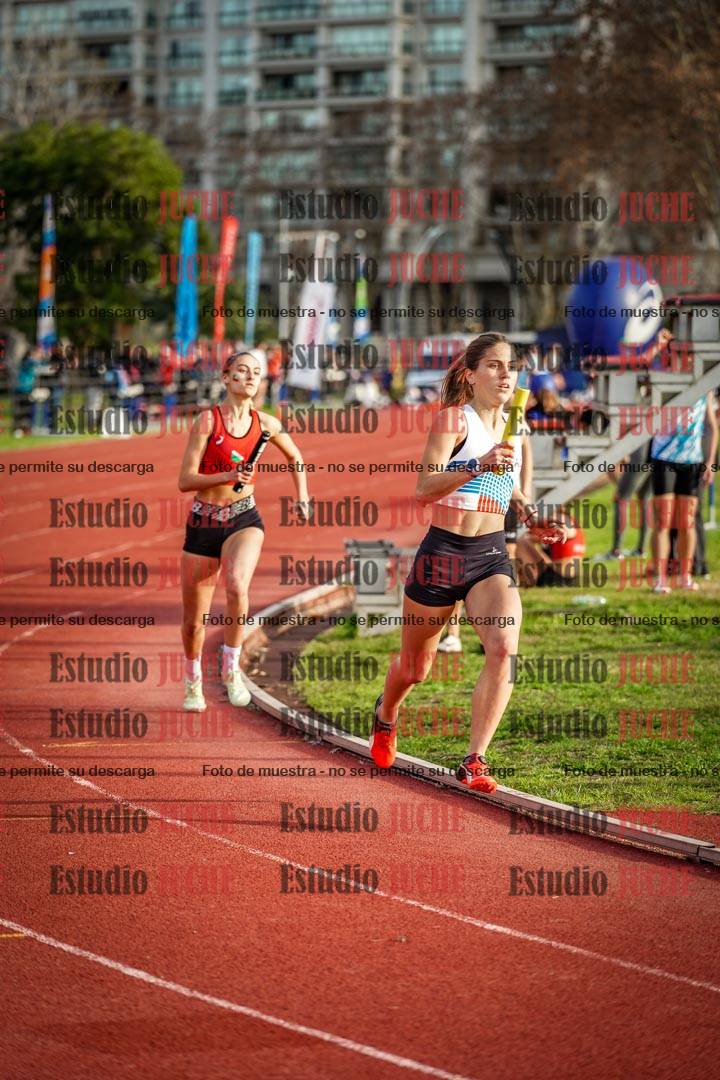 Fotos de las Postas 8x300 m mixta