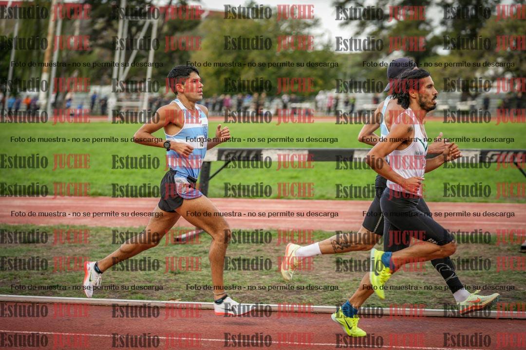 Fotos de los 3000 m llanos de varones