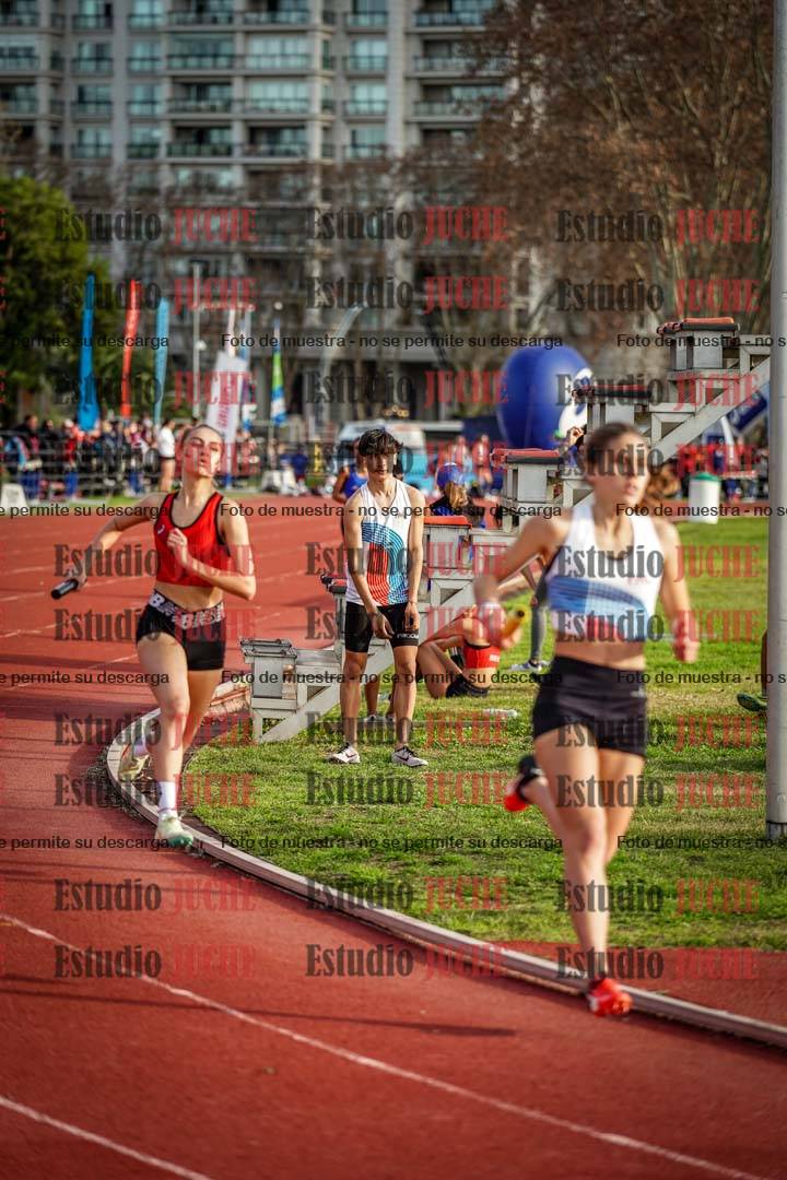 Fotos de las Postas 8x300 m mixta