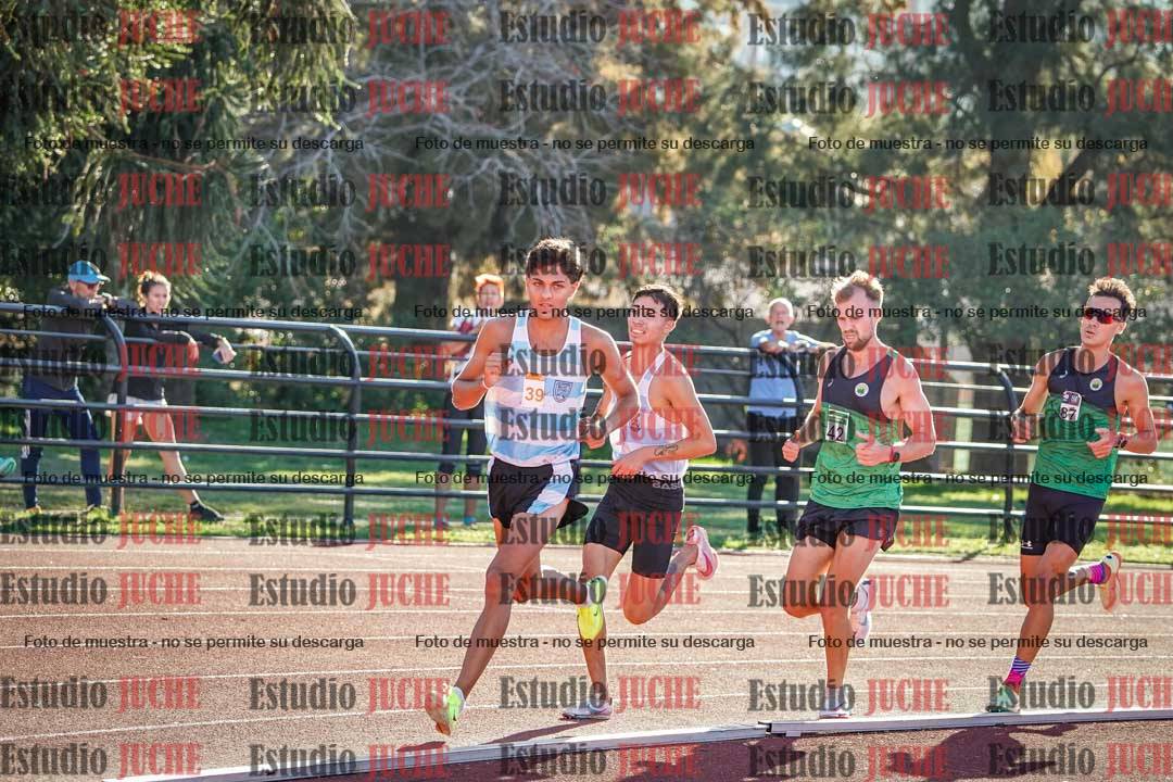 Fotos de los 3000 m llanos de varones