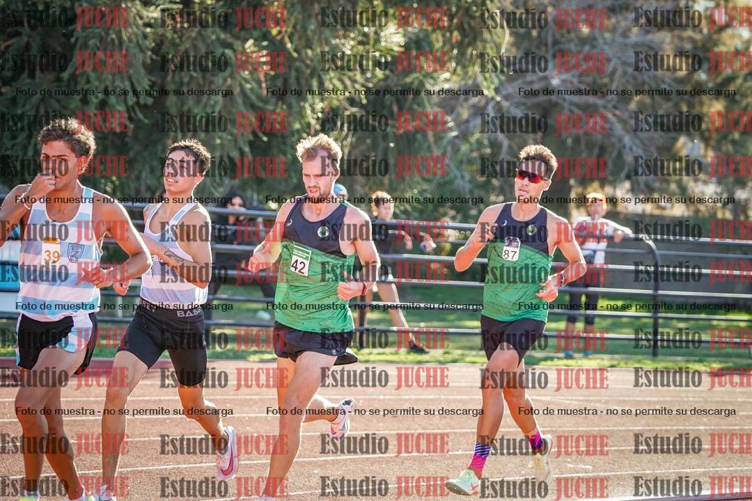 Fotos de los 3000 m llanos de varones