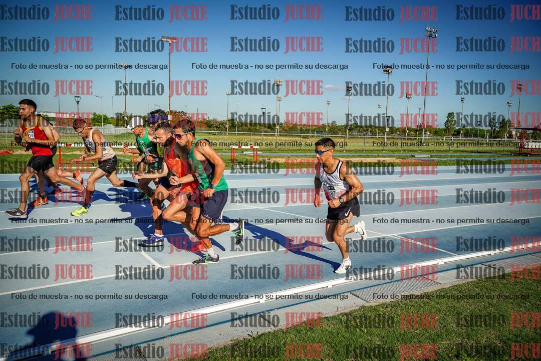 Fotos de los 3000 m llanos de varones