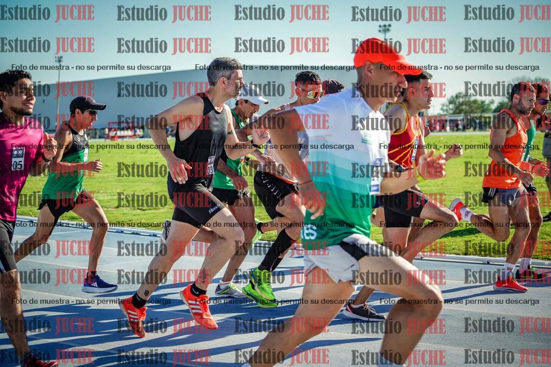 Fotos de los 3000 m llanos de varones