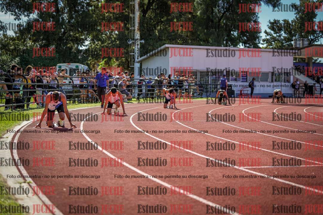 Fotos de los 400 m llanos de varones