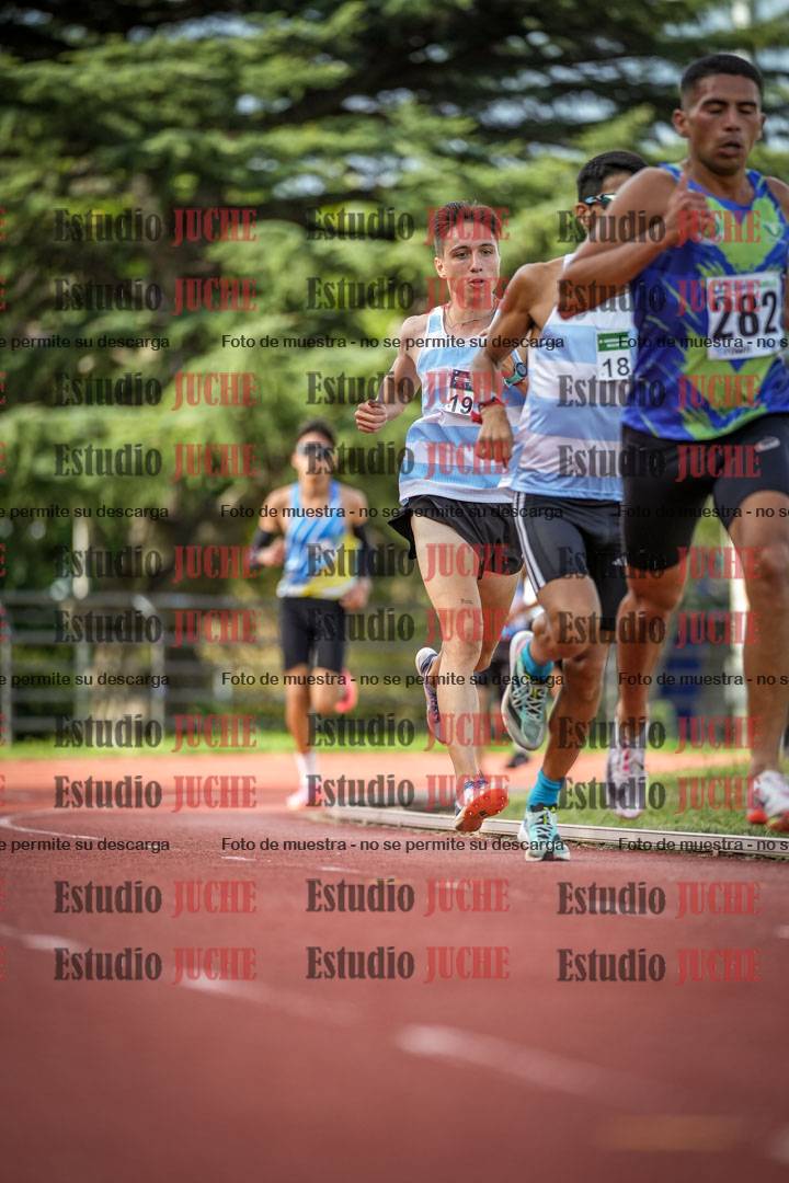 Fotos de los 3000 m llanos de varones