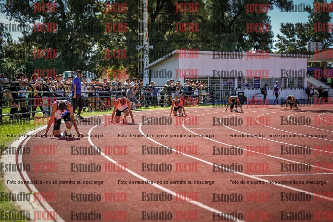 Fotos de los 400 m llanos de varones
