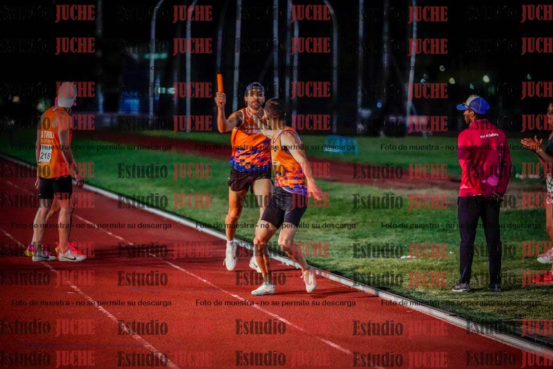 Fotos de las postas 4x400 m mixtas