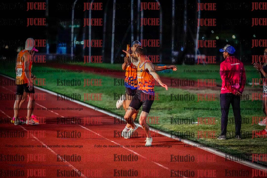 Fotos de las postas 4x400 m mixtas