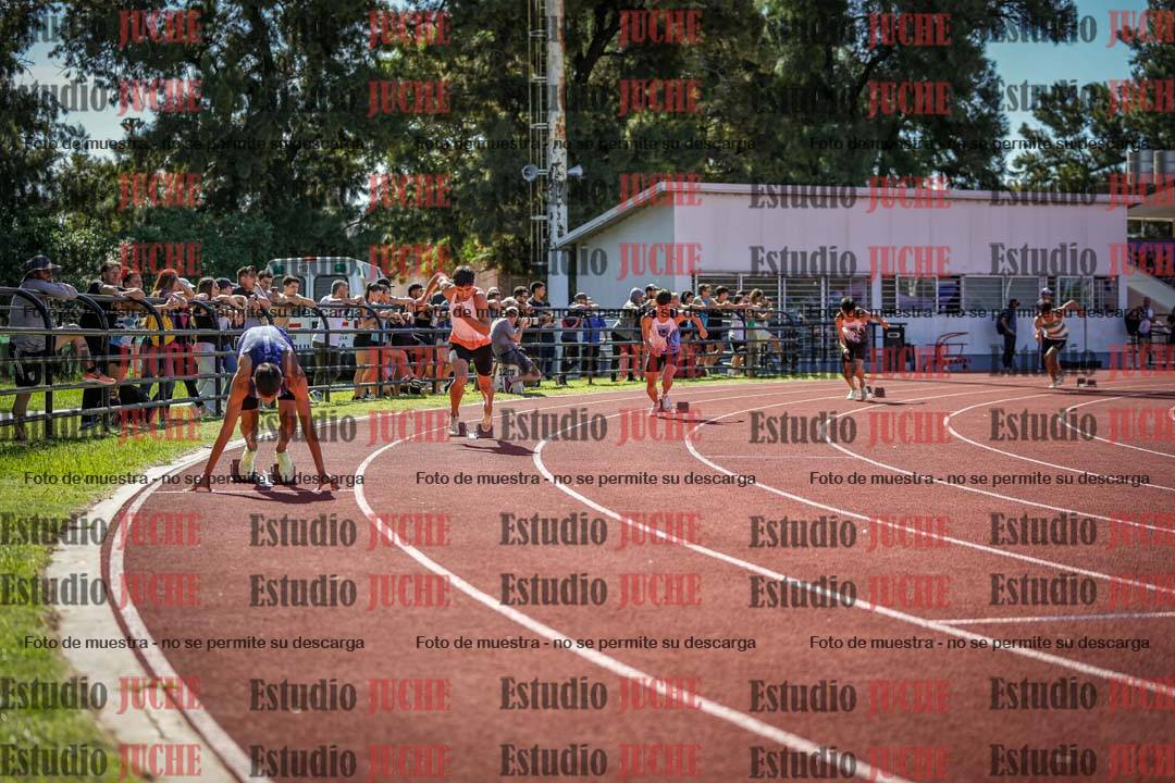 Fotos de los 400 m llanos de varones